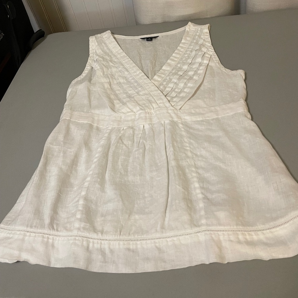 Lands End White Linen Sleeveless Summer Top Neckline Detail Womens Size 10
